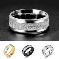 Vorrätiger Punk 8mm Wolframring mit gebürsteter Oberfläche und vergoldeter Edelstahleinlage für Damen, Herren und Paare