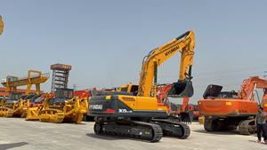 Excavadora hidráulica de orugas con motor diésel modelo 305 de 30 toneladas Hyundai 2022 de segunda mano con bomba de motor de caja de cambios - Product Image 2
