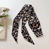 En gros, dernières écharpes longues en satin double couche, bandanas en satin de soie imprimés sur mesure, foulards doux et fluides, rubans cadeaux