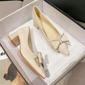 Sh10300a punta a punta colore nero <span class=keywords><strong>tacchi</strong></span> a farfalla 5cm 2023 <span class=keywords><strong>tacchi</strong></span> alti <span class=keywords><strong>chiusi</strong></span> da donna con strass - Product Image 3