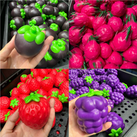 Jouet à presser en blocs de construction en forme de fruits simulés, avec bruit croquant, non toxique, fraise et raisin, anti-stress