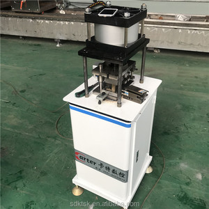 Machine à poinçonner pneumatique pour profilés en <span class=keywords><strong>aluminium</strong></span> pour fenêtres et portes - Product Image 1