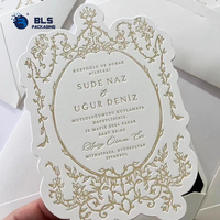 Cartes d'invitation personnalisées avec logo OEM, dorure or champagne, bord festonné, pour occasions formelles de luxe, directement de l'usine
