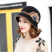 Topi Rajut Bunga Poliester Kancing Anti Angin Penghangat untuk Wanita Paruh Baya dan Lansia, Topi Ibu