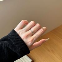 Anillo de Compromiso para Mujer Dylam, Diseño Clásico y Elegante, Joyería Fina de Plata S925 con Rodio y Oro de 14K, Zirconia 5A Circular