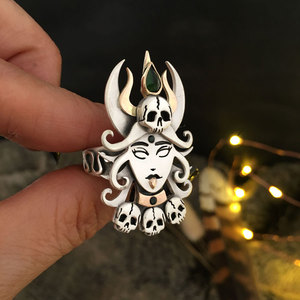 Bague de sorcière pour femme, design tête de mort, sertie de griffes, bijou de mode pour soirée - Product Image 2