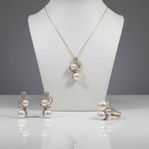 แหวนมุกสีทอง18KT เป็นแหวนที่มีดีไซน์หมุนได้อย่างหรูหรา - Product Image 4