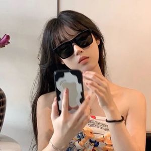 Lunettes de soleil carrées pour hommes, verres gris, monture intégrale en PC, protection UV, style estival, mode pour les trajets quotidiens - Product Image 3