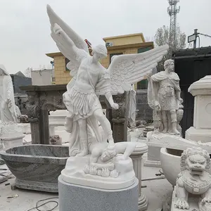 Sculpture en pierre d'ange blanc grandeur nature Statue de Saint Michel de l'archange en marbre à vendre