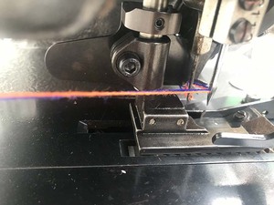<span class=keywords><strong>Machine</strong></span> à <span class=keywords><strong>coudre</strong></span> industrielle à point noué à lit plat, à aiguille simple, à moteur, haute vitesse, <span class=keywords><strong>pour</strong></span> la production de foulards, de tapis et de pompons RN-AK3100D - Product Image 3