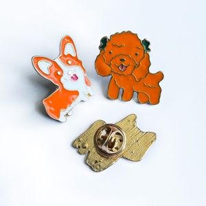 Broche de fabricante de esmalte suave de animales de Anime, broche de diseño de perro, Pin Kpop - Product Image 4