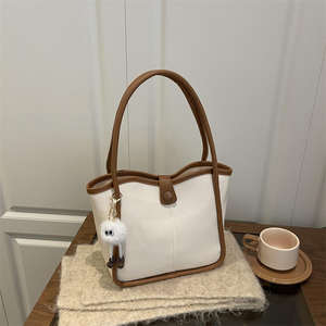 กระเป๋าถือทรงถัง PU สำหรับผู้หญิง ดีไซน์ทันสมัย หรูหรา สไตล์เรโทร เหมาะสำหรับฤดูหนาว สะพายไหล่หรือถือก็ได้ บุด้วยโพลีเอสเตอร์ - Product Image 1