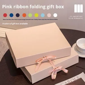 Cajas de Regalo de Cartón Reciclable para Ropa y Prendas de Vestir, Pre-Ensambladas, con Relieve y Recubrimiento UV - Product Image 1