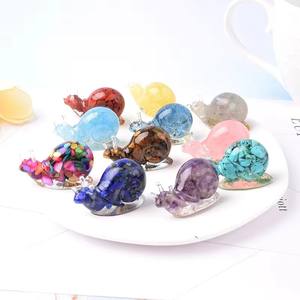 Alta calidad, venta al por mayor, 26*42mm, chips de cristal Natural, artesanías de resina, tallado de <span class=keywords><strong>caracol</strong></span>, artesanías, regalos de decoración del hogar de animales - Product Image 3