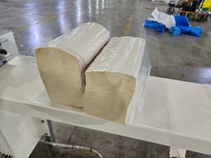 Machine automatique de fabrication de papier de cuisine à pliage en V de 4L avec laminage par colle, <span class=keywords><strong>prix</strong></span> usine, personnalisable, certifiée CE - Product Image 6