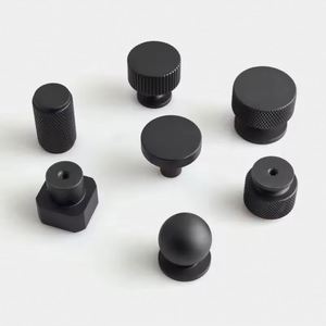 Tirador de aluminio moderno con diseño moleteado para gabinetes, cajones, cocinas, tocadores, salas de estar y dormitorios, sostenible y ecológico - Product Image 3