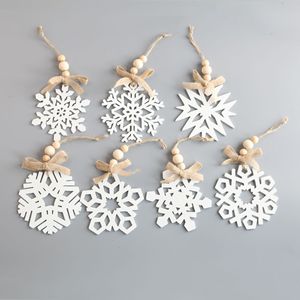 Décorations de Noël en bois découpées au laser en forme de flocons de neige, en peuplier, blanches, lot de 7 pièces - Product Image 1