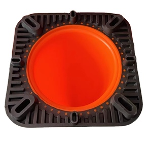 Cône de signalisation routière réfléchissant en PVC pour la construction de bâtiments et les avertissements routiers - Product Image 1