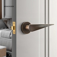 Vente chaude Nouvelle conception Moderne Poignée de porte à levier en laiton massif pour café Serrure B2B Passage Confidentialité Hôtel Villa Cuisine Vente en gros