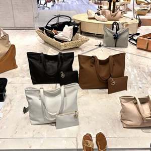 Sacs à bandoulière personnalisés à logo imprimé intégral pour femmes 2025 – Sacs à main de luxe de qualité supérieure pour femmes – Grand sac fourre-tout de créateur - Product Image 3