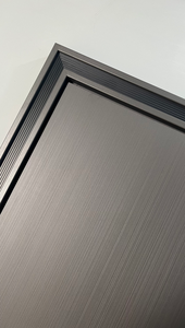 Puerta Exterior de Entrada Dorada, Puerta de Seguridad de Aluminio de 4 mm, Diseño Chino, Antirrobo, con Cerradura Inteligente - Product Image 4