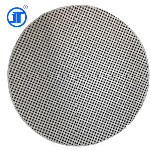 Pièces d'échappement rondes DPF SiC Support de <span class=keywords><strong>catalyseur</strong></span> à noyau en céramique en nid d'abeille pour convertisseur catalytique automobile - Product Image 1