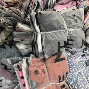 เสื้อผ้ามือสองคุณภาพสูงขายส่งแบบยกกระสอบ คละแบบ คละไซส์ สำหรับผู้หญิง จัดส่งแบบสุ่ม - Product Image 1