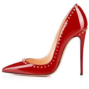 Escarpins grande taille 45 à talons hauts pour femme, bout pointu, sur talon aiguille, pour soirée et mariage, avec rivets dégradés et clous, chaussures basiques - Product Image 3