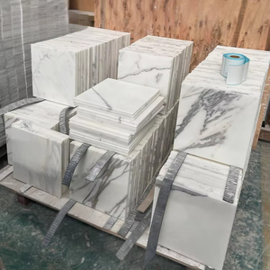 Carreaux de sol en marbre Calacatta Gold Stone découpés sur mesure, finition brillante dorée pour mur de salon - Product Image 3