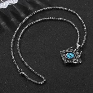Collier Hip Hop Rock pour homme en acier inoxydable avec pendentif crâne de démon style européen américain, œil bleu, SP1003 - Product Image 2