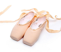 Chaussons de danse ballerine en satin rose chair avec rubans pour filles et femmes