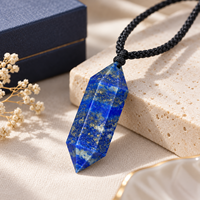 Collier pendentif en cristal hexagonal à double terminaison en lapis-lazuli naturel pour un usage quotidien