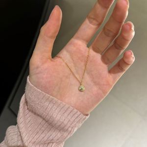 สร้อยคอจี้รูปอมยิ้มเล็กๆ ดีไซน์สวยหรูจาก Dylam Charm Fine Jewelry ชุบทอง 14K ผิวขัดเงา เงินแท้ S925 สำหรับเด็กผู้หญิง ผู้หญิง และสุภาพสตรี - Product Image 5