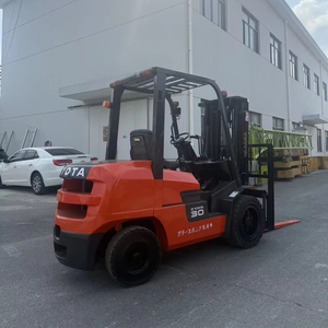 Montacargas Toyota Usado de 3 Toneladas, Fabricado en Japón, con Altura de Elevación de 4.5m, Desplazamiento Lateral, Modelo FD30, Diésel, en Venta - Product Image 1