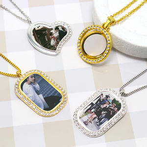 Bouteille de parfum en gros, pendentif diamant, strass, breloques pour voiture, ornements suspendus en métal, logo personnalisé, souvenir de voyage - Product Image 1