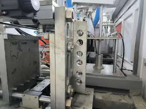 Machine de moulage par soufflage de bouteilles en plastique PET 1 cavité 5L garantie du fabricant chinois