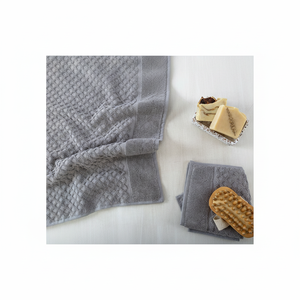 Serviette de bain de luxe 100% coton gaufré Jacquard de qualité supérieure pour le confort et la durabilité - Product Image 1