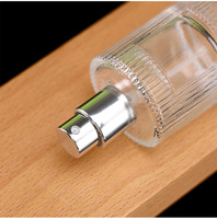YMP Flacon pulvérisateur de parfum rond en verre vide de haute qualité 15 ml avec pompe, diffuseur à bâtonnets, gravure mate, couleur personnalisée, MOQ 100 pièces