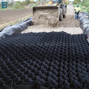 HDPE Geocell <span class=keywords><strong>nid</strong></span> <span class=keywords><strong>d</strong></span>'<span class=keywords><strong>abeille</strong></span> 50-150mm <span class=keywords><strong>gravier</strong></span> pente renforcement allées projets routiers extérieur PP matériel 3D modèle conception - Product Image 5