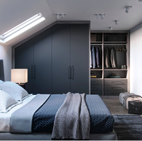 Chambre sur mesure Maximiser l'espace Armoire Conception sur mesure Rangement sous escalier Chambre irrégulière Armoire sur mesure de qualité supérieure