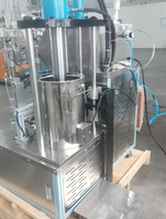 Système de capsulage semi-automatique électrique haute précision à commande PLC pour le remplissage de sachets en une seule touche, pour produits chimiques, miel, pâtes et liquides moteur