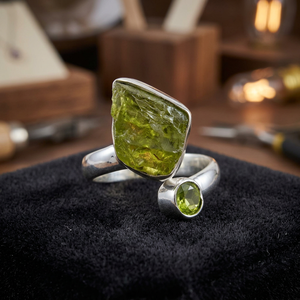 Anillo de Plata de Ley 925 con Peridoto en Bruto, Engastado en Bisel, Joyería de Piedra Natural para Mujer - Product Image 4