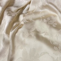 Tissu en satin jacquard cupro tendance à motif floral unique, prêt à l'emploi, pour robes, vêtements et textiles de maison pour femmes et hommes
