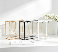 Fabricants chinois prêts à expédier : Boîte cadeau transparente 12x12x12cm en PVC avec poignée torsadée et bordure dorée, pour mug et bougie recyclée