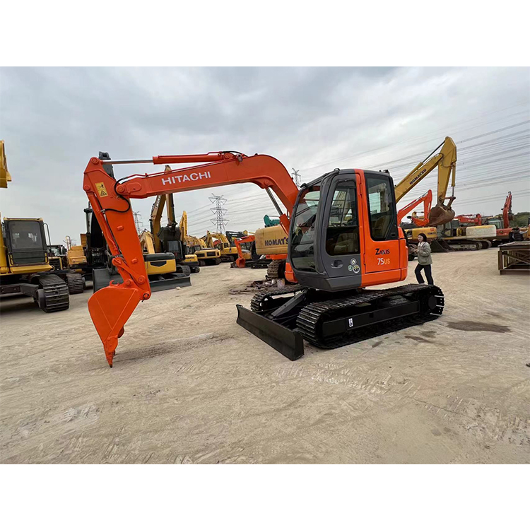 Hitachi ZX75UR Excavator - 7TON Zero-Tail Swing