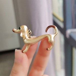 Nouveau Unique Mignon Goutte Huile Saucisse Chien Broche Délicat Jolie Diamant Broche Broche Unisexe Polyvalent Alliage Broche pour Cadeaux Fêtes - Product Image 2
