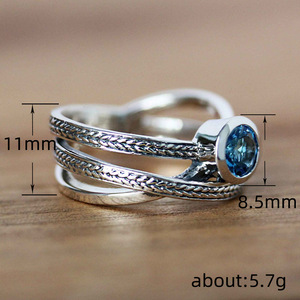 Anello Intrecciato Stratificato Elegante, Design Sovrapposto, Accessorio Moda per Donne - Product Image 4