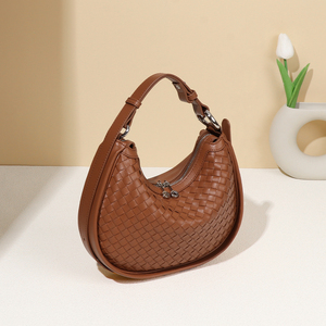 <span class=keywords><strong>Sac</strong></span> à main pour femmes <span class=keywords><strong>sac</strong></span> en gros <span class=keywords><strong>sac</strong></span> tissé français vent paresseux texture en cuir souple en gros main porter croissant <span class=keywords><strong>sac</strong></span> tricoté à la main - Product Image 5