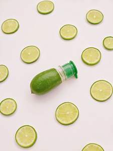 Presse-agrumes manuel portable 2026 de premier rang pour citrons et oranges avec couvercle – Idéal pour presser les fruits - Product Image 5