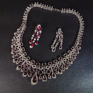 Parure Collier et Boucles d'Oreilles ZHENXUN en Diamants Goutte d'Eau Rubis pour Femme – Accessoires de Luxe Exagérés pour Banquets et Mariages - Product Image 6